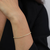 Pulseira delicada banhada a ouro