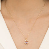 Fio com pendente violeta banhado a ouro com zircónias e vidro cristal