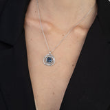 Fio com pendente em prata de lei 925 com cristais Swarovski azuis