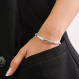 Pulseira delicada em prata 925 com hematite