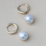 Argolas banhadas a ouro com pérola