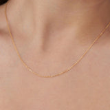 Colar de corrente fina banhado a ouro