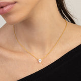 Fio com pendente banhado a ouro com zircónia