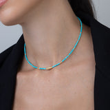Colar choker banhado a ouro com Iolita azul céu
