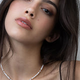 Colar choker banhado a ouro com zircónia, pérola e vidro cristal