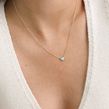 Fio com pendente coração banhado a ouro com opala