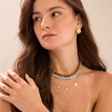 Colar com charms banhado a ouro com zircónias