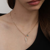 Fio com pendente peixe banhado a ouro com zircónia e cristal
