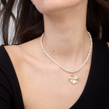 Colar de pérolas banhado a ouro com pendente flor e zircónia transparente