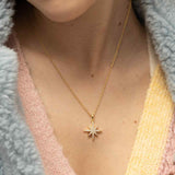 Fio com pendente estrela banhado a ouro com zircónia