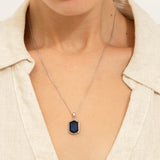 Fio com pendente azul em prata 925 com vidro cristal