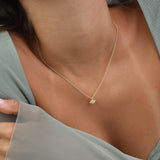 Fio com pendente losango banhado a ouro com zircónia