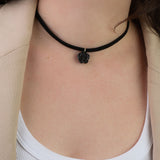 Colar choker banhado a ouro com madrepérola