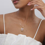 Fio com pendente vintage banhado a ouro com quartzo rosa
