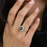 Anel banhado a ouro com zircónia azul