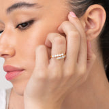 Anel delicado banhado a ouro com zircónia e swarovski
