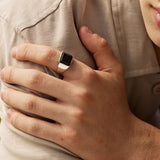 Anel masculino em aço inoxidável com ágata preta